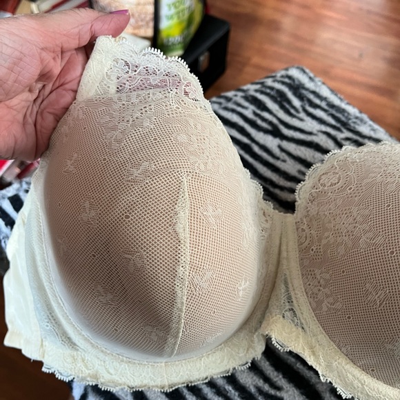 Le Mystere Ivory Maternity Full Support Underwire Foam Cup Bra Size 40E. NEW! - Picture 2 of 8